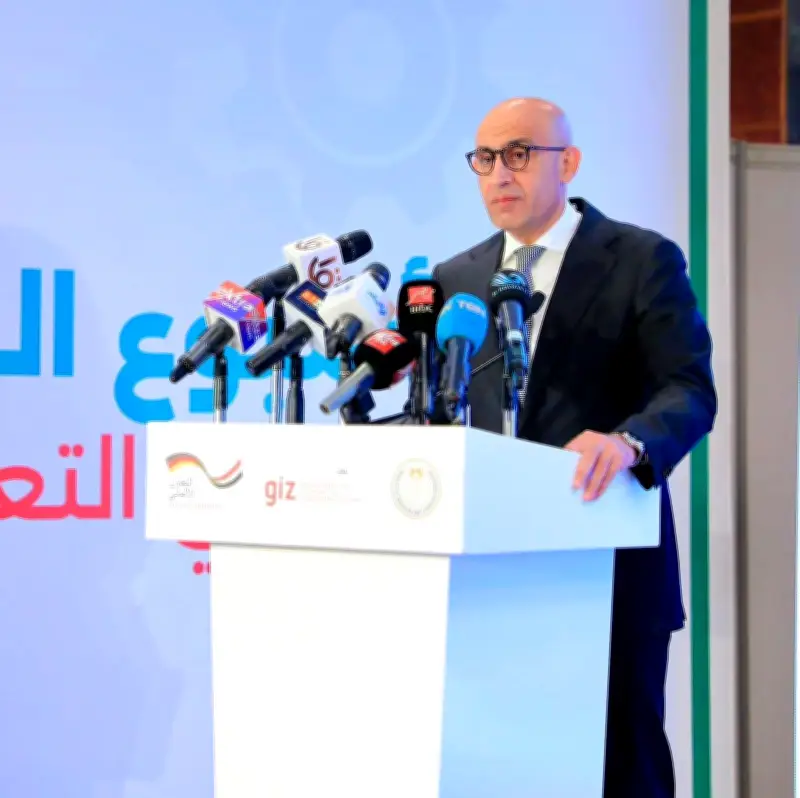 عبداللطيف: خريجو التعليم الفني يمتلكون مهارات تؤهلهم للمساهمة في نمو وتطور سوق العمل