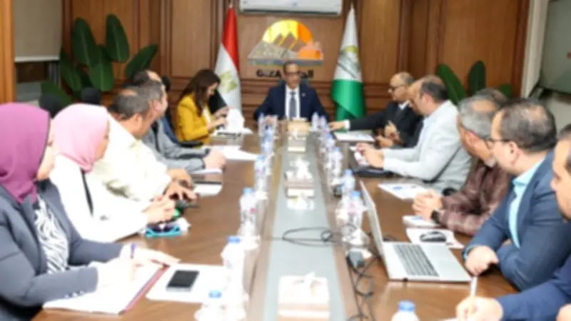 محافظ الجيزة يتابع التصالح والنظافة والإشغالات ومياه الشرب بالهرم