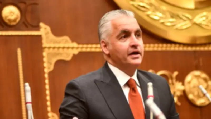 سيف زاهر يحذر من المراهنات الرياضية ويطالب بتشريعات صارمة