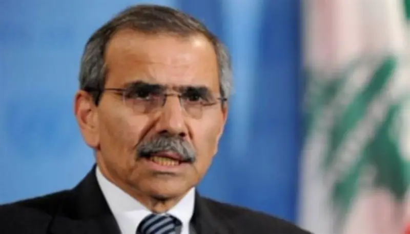 رئيس وزراء لبنان: لا أحد فوق القانون والفساد سبب الأزمة