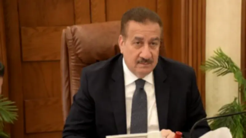 محافظ بورسعيد يوجه بسرعة إنهاء المشروعات الجاري تنفيذها بأحياء المدينة