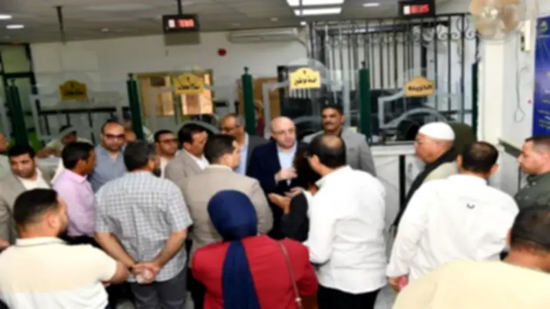 محافظ الفيوم يتابع سير العمل بمركز تكنولوجي يوسف الصديق ويستمع للمواطنين