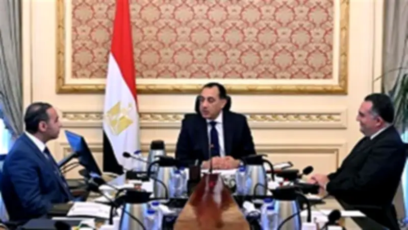 مدبولي يوجه بسرعة قيد الشركات الحكومية بالبورصة والانتهاء من تشريعات سوق المال