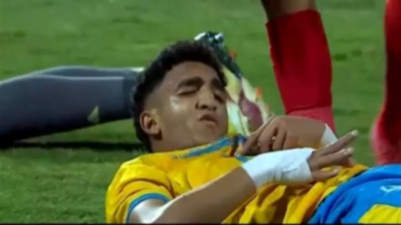 الإسماعيلي يعلن إصابة محمد خطاري بشرخ في الأنف وارتجاج في المخ