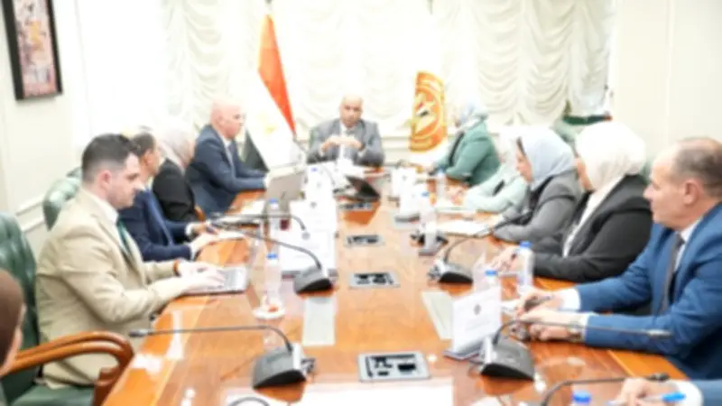 رداد يؤكد تذليل العقبات أمام المستثمرين وتوسيع التدريب مع شركات تركية