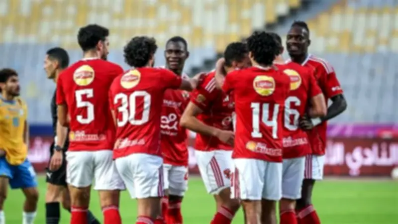 رد فعل الأهلي.. قرارات جديدة في اتحاد الكرة تطيح بالأجانب من الدوري المصري