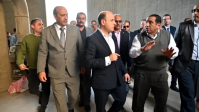 محافظ الغربية يتفقد صوامع طنطا لمتابعة استلام وتخزين القمح