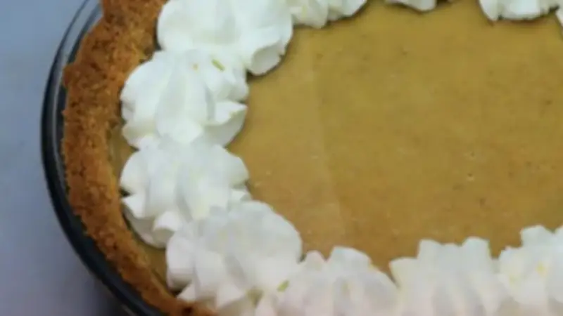 طريقة عمل فطيرة كريمة التمر بمذاق لا يقاوم في المنزل