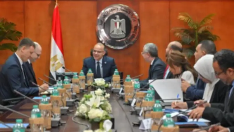 وزير الاستثمار وسفير بيلاروسيا يبحثان تعزيز التعاون الاقتصادي والشراكات الصناعية