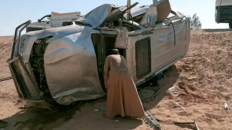 إصابة شخصين في انقلاب سيارة ملاكى على صحراوي قنا