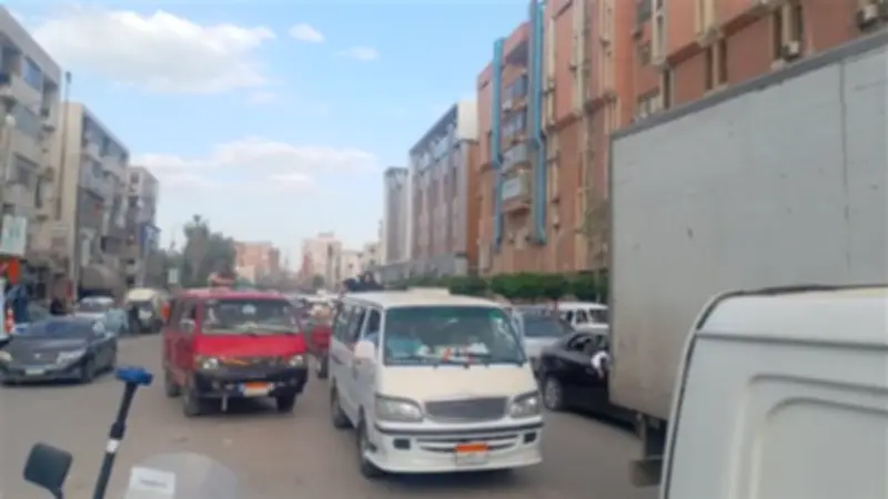 ارتباك مروري في بنها بسبب تحويلات الطريق الزراعي والصيانة العاجلة