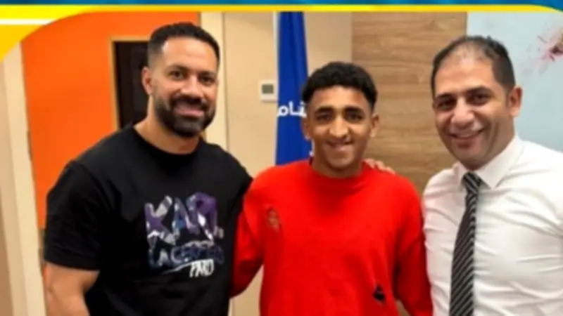 حسني عبد ربه يطمئن على خطاري ويشكر مدير المجمع الطبي