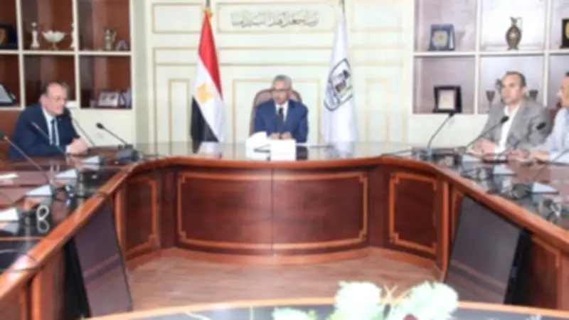 محافظ بني سويف يوجه بمراقبة معدلات الإنجاز في ملف التصالح