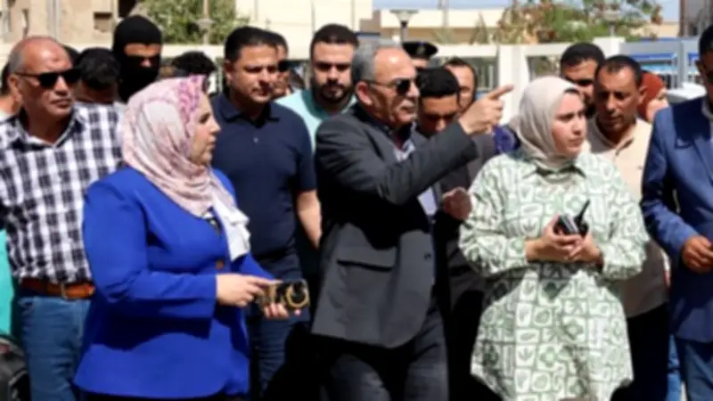 محافظ الإسماعيلية يوجه بدراسة لحل المشكلات المرورية في القصاصين