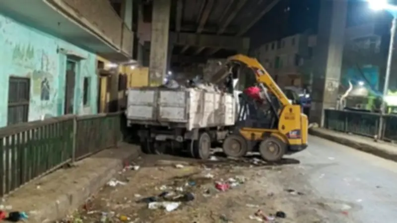 جولة ليلية لمحافظ الجيزة لإزالة الإشغالات وغلق المقاهي المخالفة