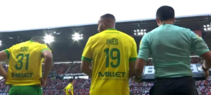 خلف كل قميص قصة مصطفى محمد ضمن حملة ضد العنصرية في فرنسا