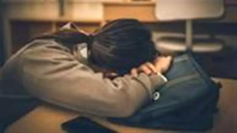 إرهاق بلا سبب واضح؟ متلازمة الانتقال الموسمي تفسيرك