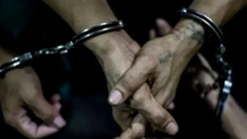 ضبط تشكيل عصابي لسرقة كابلات الكهرباء في منشأة القناطر