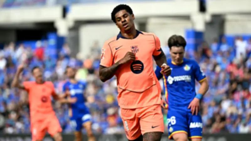 ماركوس راشفورد يتمسك بالبقاء في برشلونة رغم قرار النادي بعدم شرائه