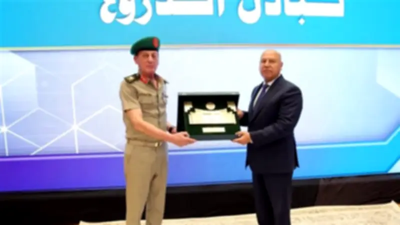 الأكاديمية العسكرية تحتفي بتخريج دورات تدريبية لمرشحي وزارة النقل