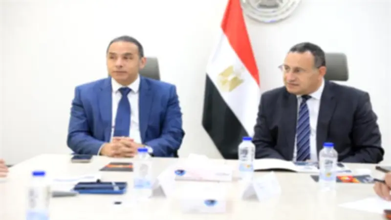 وزير التعليم العالي يبحث مع الرقابة المالية تعزيز الثقافة المالية للطلاب