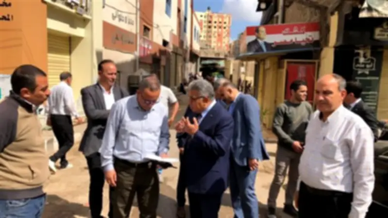 محافظ الدقهلية يتفقد الخدمات بحي شرق المنصورة ويوجه بسرعة إنهاء التصالح