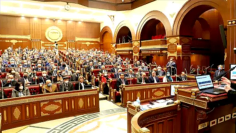 رئيس الشيوخ يفتتح الجلسة بتحية عمال مصر ويشيد بجهودهم التنموية