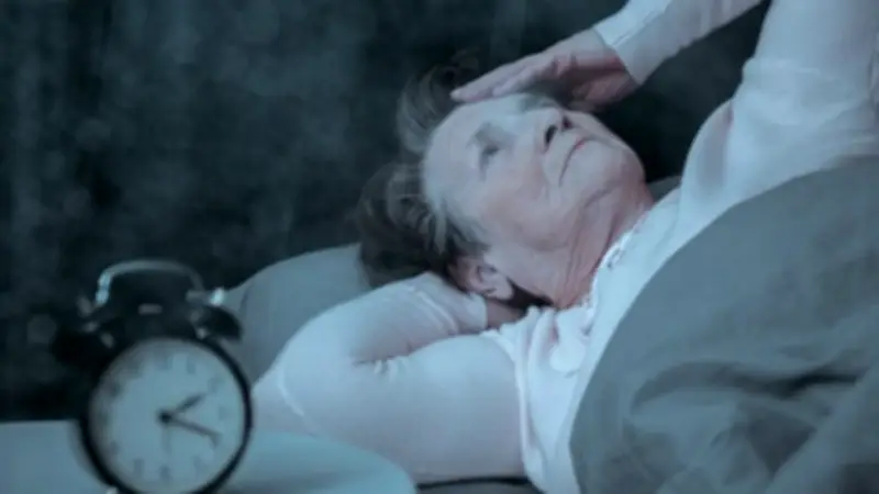 مشروبات طبيعية لعلاج الأرق وتحسين النوم الهادئ