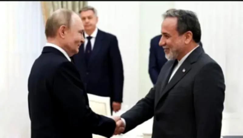 زيارة مشيك لروسيا ضمن تحركات دبلوماسية لإنهاء التوتر مع أميركا