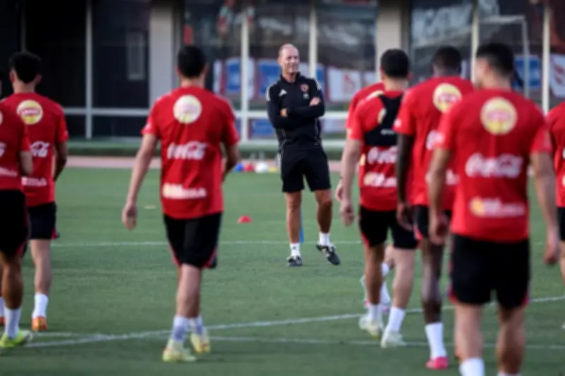 خاص: أحاديث كبار الأهلي تشعل مواجهة بيراميدز قبل القمة المرتقبة