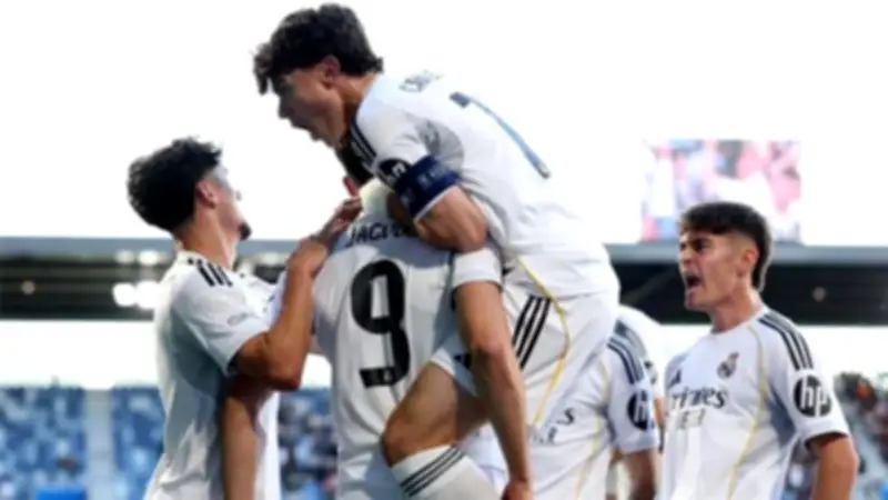 ريال مدريد يقترب من ضم جوهر أتلتيكو مدريد فيكتور كوريا