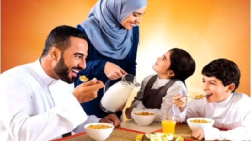 آداب الطعام الإسلامية: كيف نغرسها في أطفالنا؟