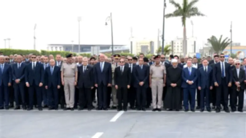 السيسي يتقدم مشيعي جنازة والد رئيس الوزراء مصطفى مدبولي