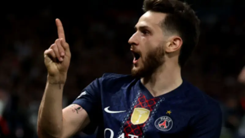 كفاراتسخيليا يتحدث عن لقب كفارادونا قبل مواجهة بايرن وباريس