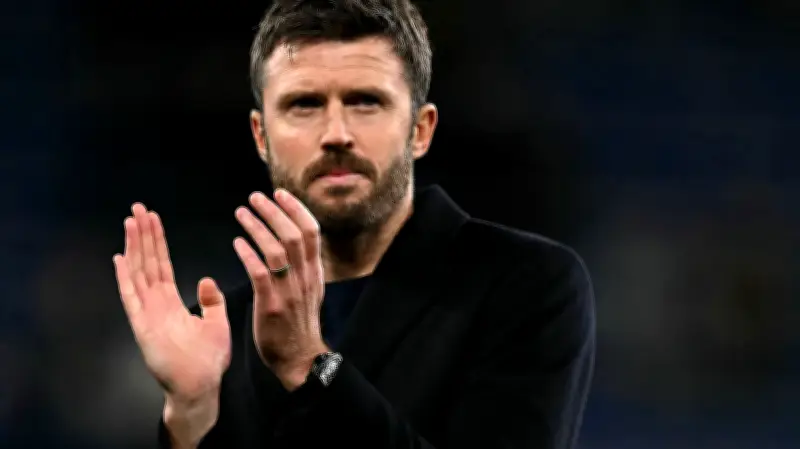 مانشستر يونايتد يحصر خيارات تدريب الفريق في كاريك وإنريكي فقط