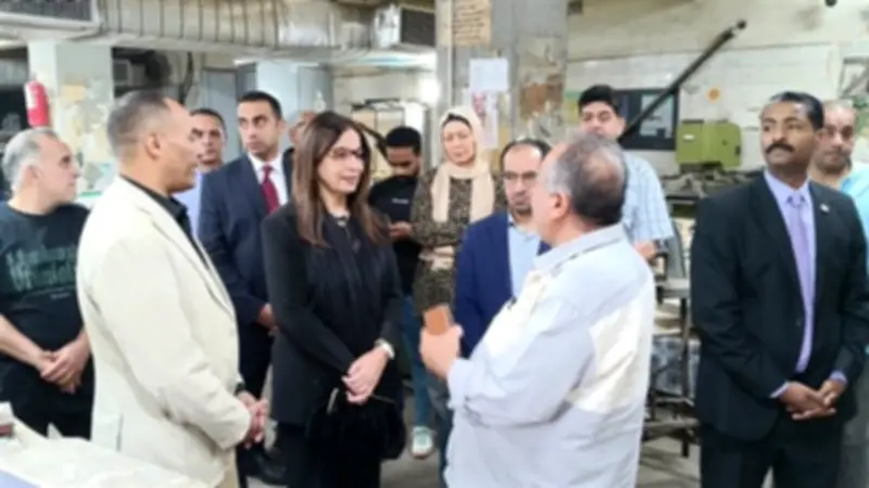 زيارة مفاجئة لوزيرة الثقافة لهيئة الكتاب تزامنا مع لجان التفتيش