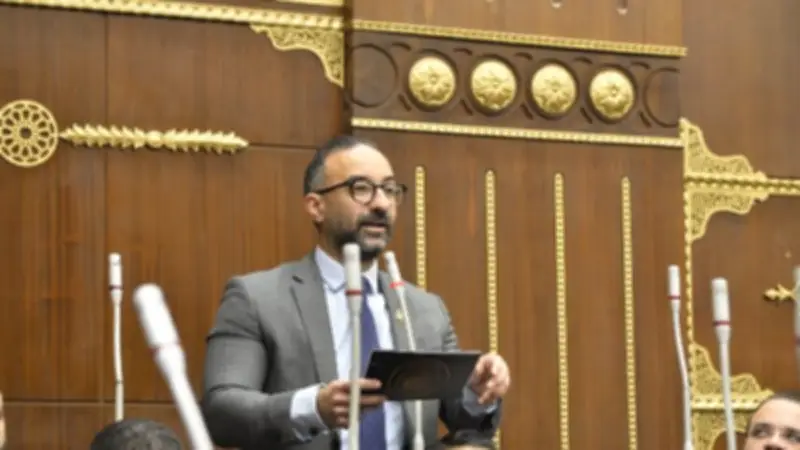 برلماني يعدل قانون المعاشات لإنهاء وقف معاش الابنة عند الزواج