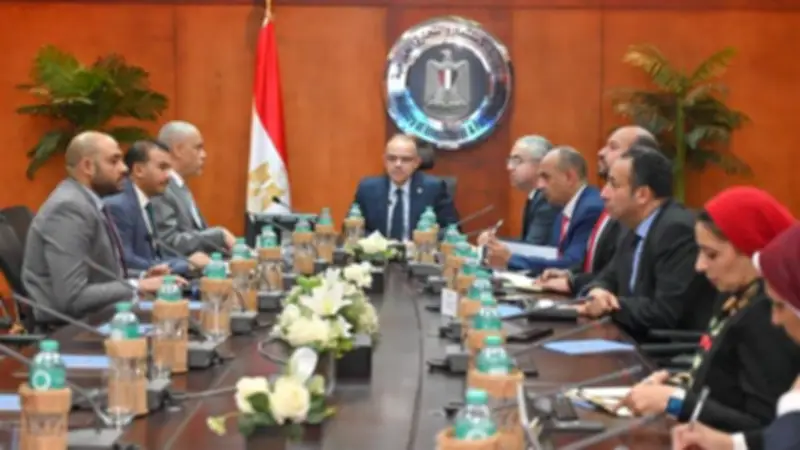 وزير الاستثمار: تذليل العقبات أمام المصنعين أولوية لتعزيز تنافسية المنتج المحلي