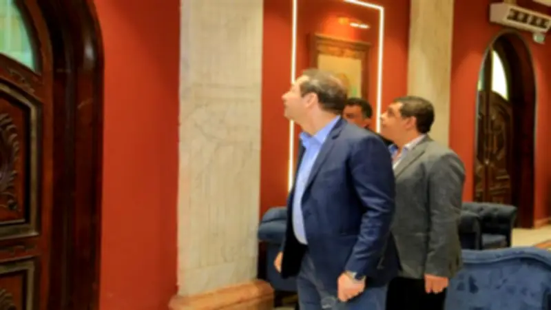 أيمن الشيوي يتابع مشروع تطوير مسرح بيرم التونسي بالإسكندرية