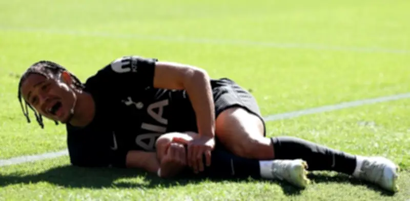 رسميا.. انتهاء موسم تشافي سيمونز مع توتنهام وغيابه عن كأس العالم