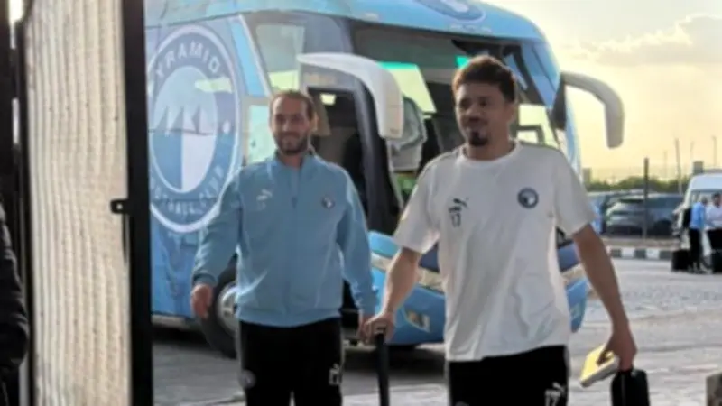 بيراميدز يصل استاد الدفاع الجوي لمواجهة الأهلي في الدوري الممتاز