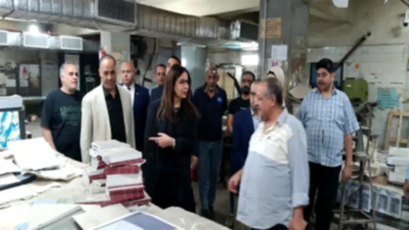 وزيرة الثقافة في زيارة مفاجئة لهيئة الكتاب وتستمع لشكاوى العاملين