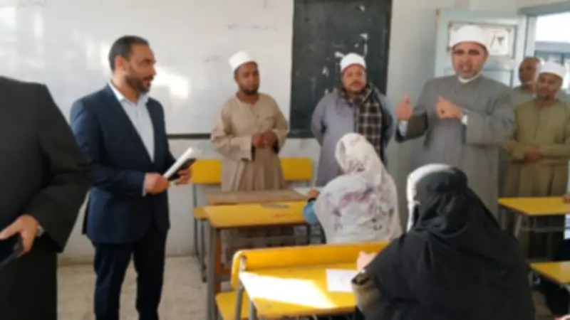 مدير الجامع الأزهر يتفقد اختبارات العلوم الشرعية والعربية بأروقة الصعيد