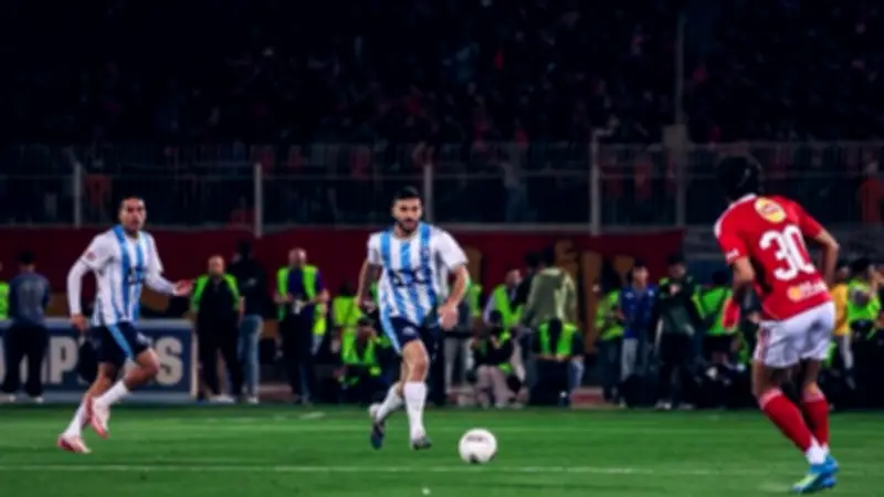 فيستون ماييلي يمنح بيراميدز التقدم على الأهلي في الدوري المصري