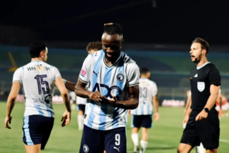 مايلي يثبت جدارته: رجل مباراة الأهلي وبيراميدز بعد ثنائية اليوم