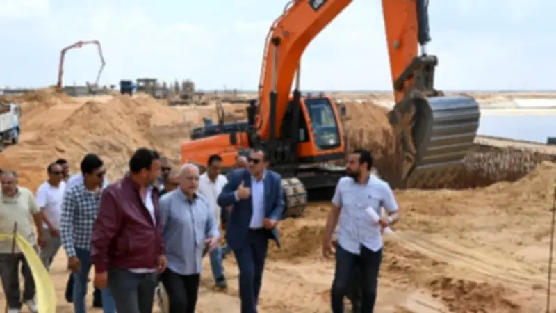 جولة تفقدية لمتابعة تنفيذ محطة الصرف الصناعي الجديدة بالعاشر من رمضان