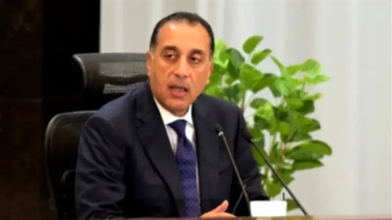 عمرو أديب ينعي والد رئيس الوزراء كمال مدبولي: ربى ابنه على حب الوطن