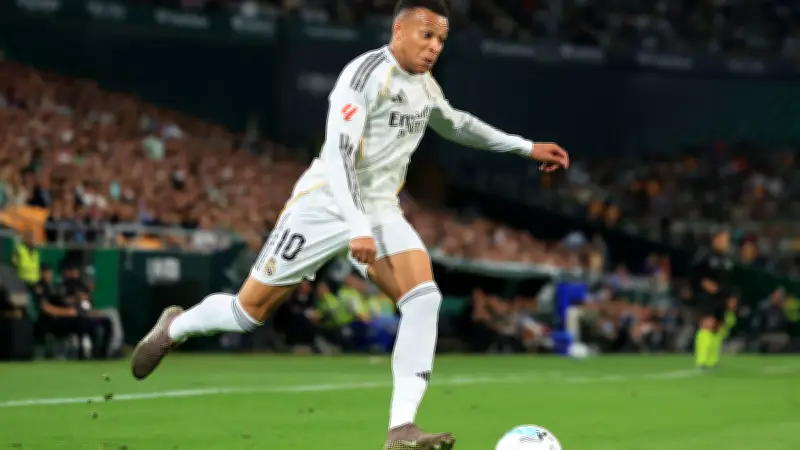 مبابي يخطط لإنقاذ مشروعه في كان بمساعدة مسؤول مغربي