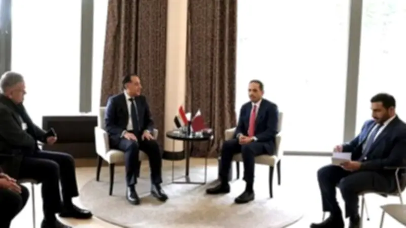 رئيس وزراء قطر يعزي مدبولي هاتفياً في وفاة والده اللواء كمال مدبولي