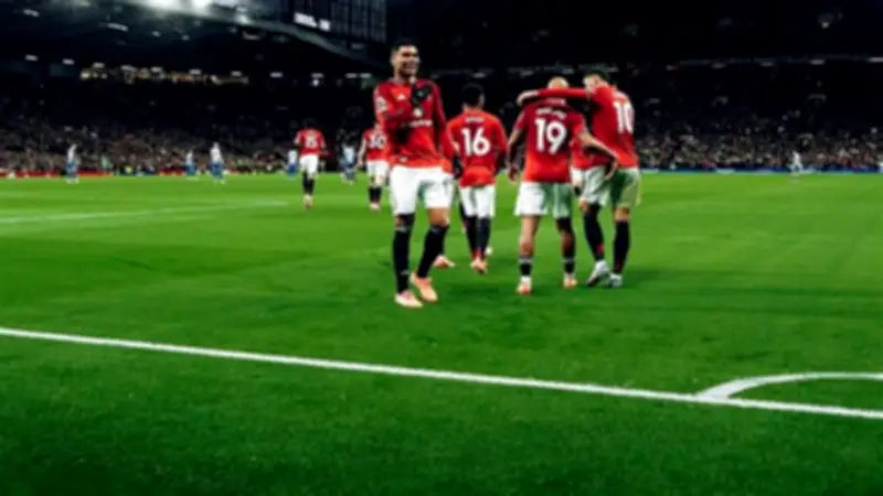 مانشستر يونايتد يعزز موقعه في المركز الثالث بفوزه على برينتفورد